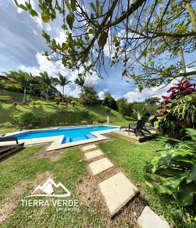 Finca Hotel Tierra Verde Girardota Exterior photo