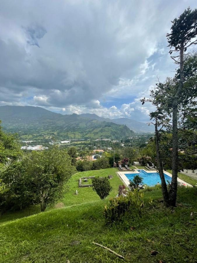 Finca Hotel Tierra Verde Girardota Exterior photo